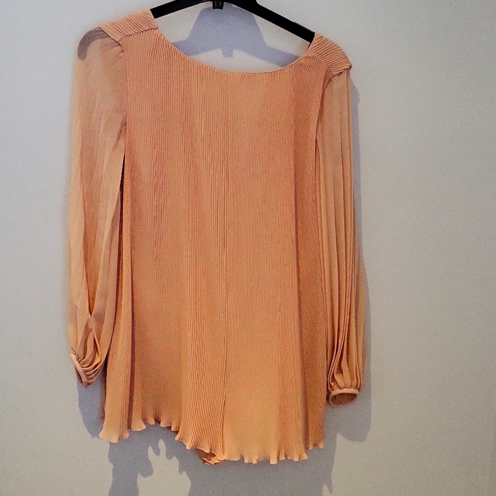 Zara romper l Size XS l soft peach l Deep V Backl pleated romper l new w Tag